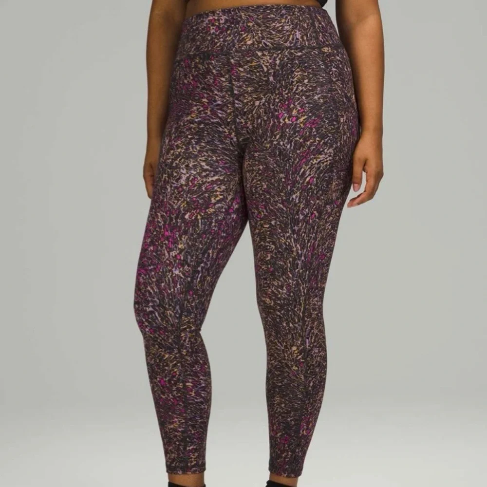 Lululemon Invigorate High-Rise Tight 25" - Picture 11 of 14